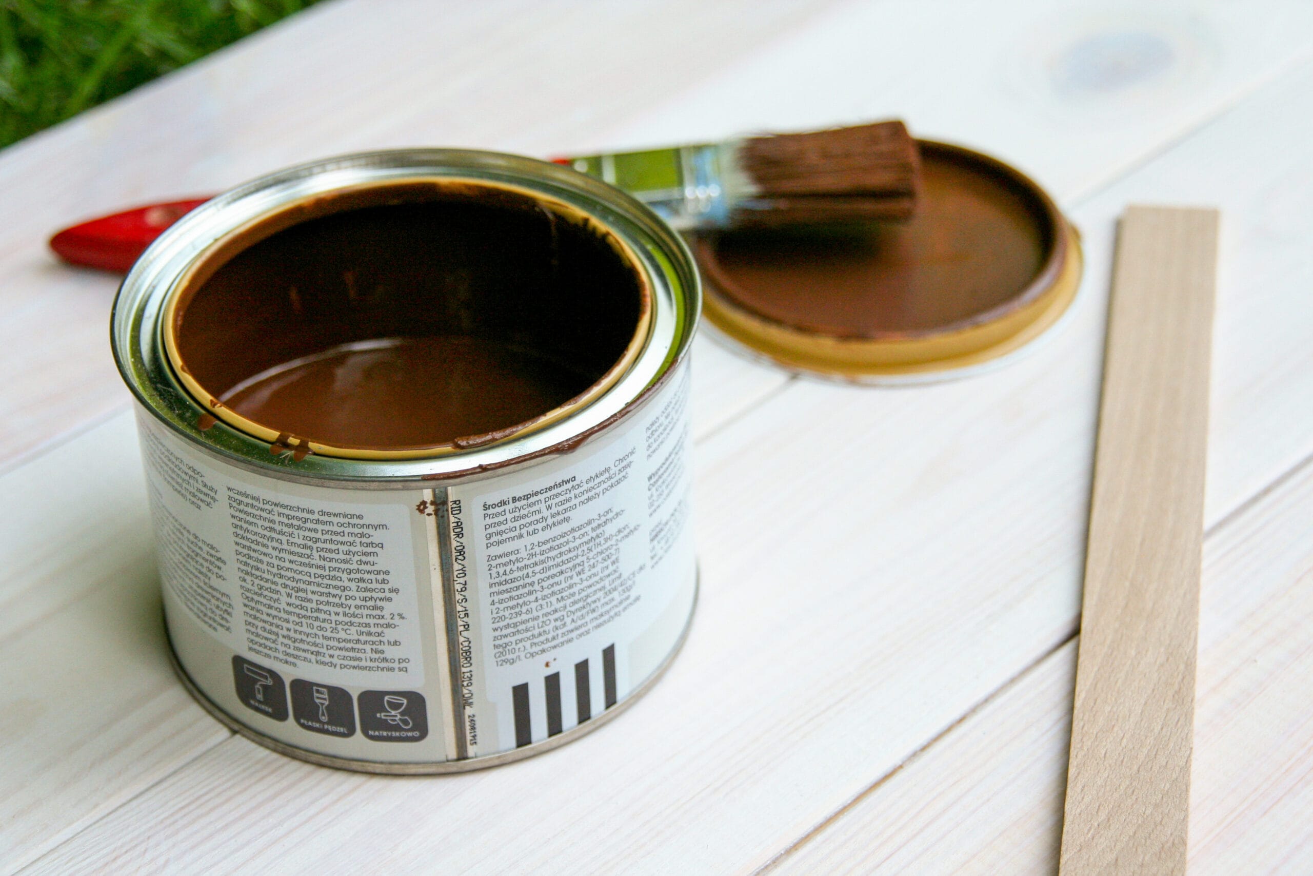 Farby ceramiczne – kompletny przewodnik: właściwości, zastosowanie, wady i zalety